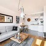 Loft Apartment *