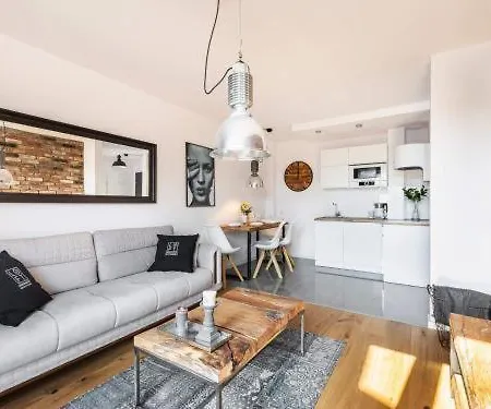 Loft Apartment *